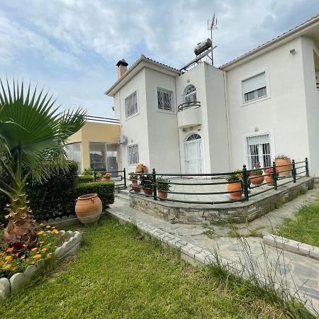 Seaside Apartment With Private Garden Néa Ankhíalos Kültér fotó