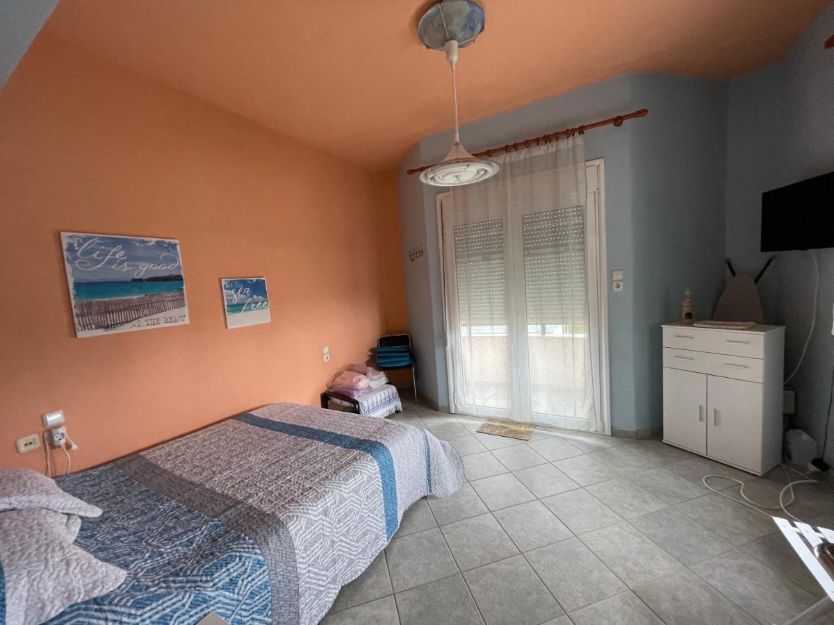 Seaside Apartment With Private Garden Néa Ankhíalos Kültér fotó