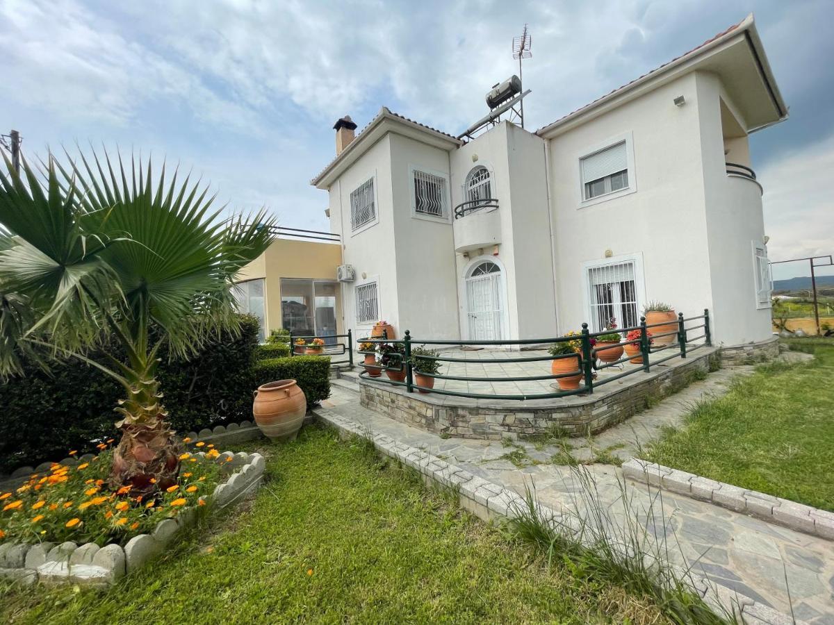 Seaside Apartment With Private Garden Néa Ankhíalos Kültér fotó